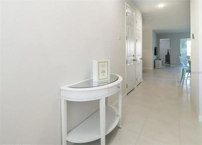 Image No.7-7 Bed Property for sale