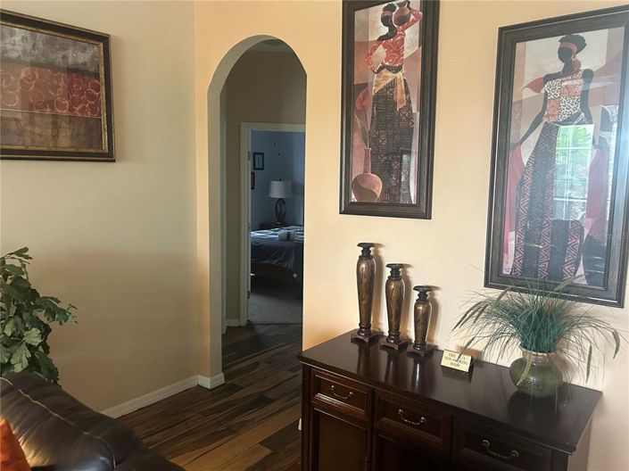 Image No.17-4 Bed Property for sale