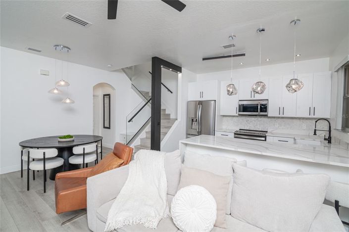 Image No.28-3 Bed Townhouse for sale