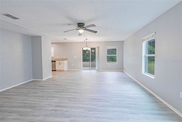 Image No.5-Propriété de 4 chambres à vendre à Kissimmee