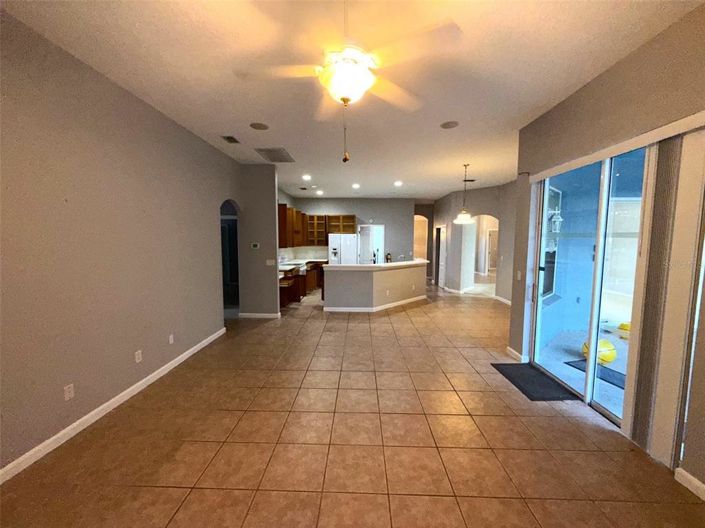 Image No.3-Propriété de 5 chambres à vendre à Davenport