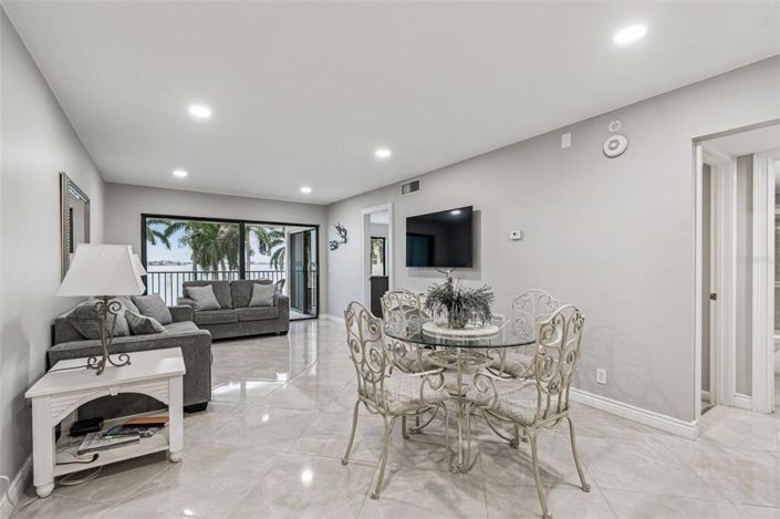 Image No.12-2 Bed Property for sale