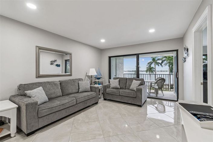 Image No.13-2 Bed Property for sale