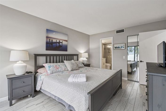 Image No.24-2 Bed Property for sale