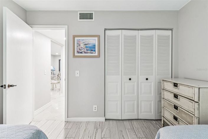 Image No.28-2 Bed Property for sale