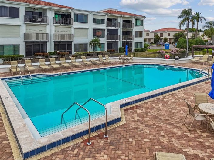 Image No.35-2 Bed Property for sale