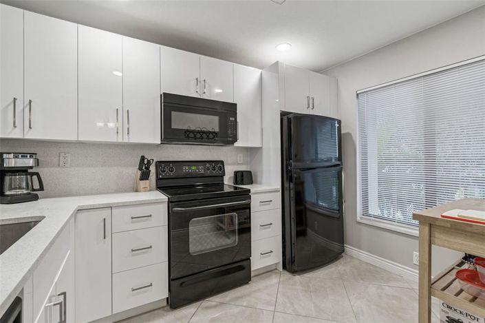 Image No.6-2 Bed Property for sale