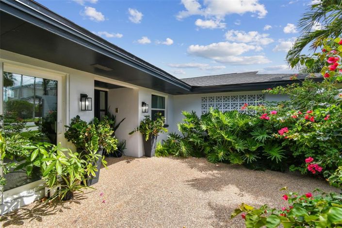 Image No.11-5 Bed Property for sale