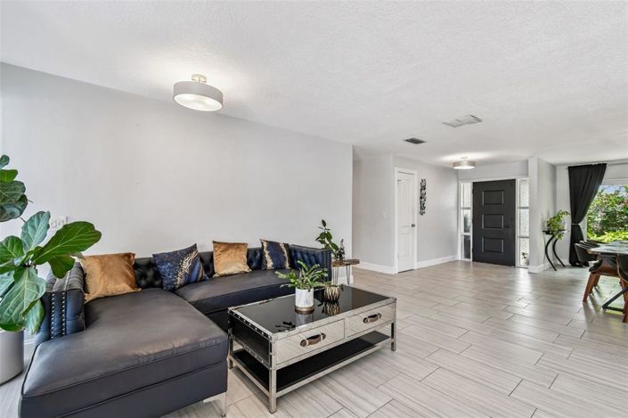 Image No.16-5 Bed Property for sale