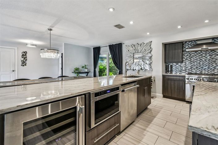 Image No.31-5 Bed Property for sale