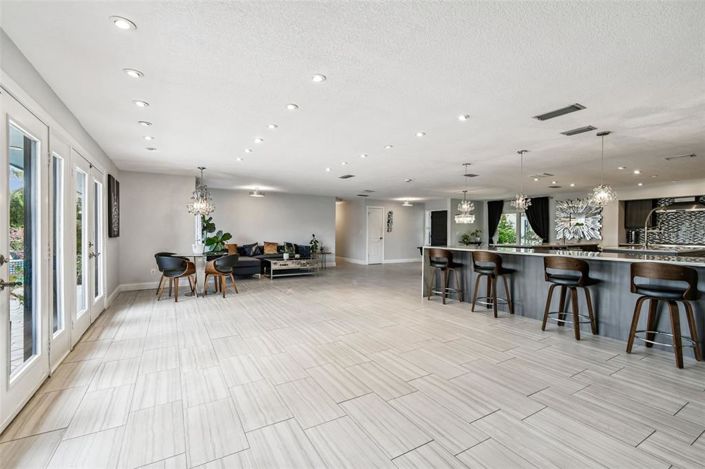 Image No.37-5 Bed Property for sale