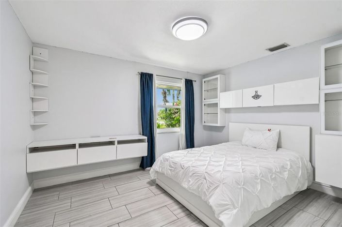 Image No.44-5 Bed Property for sale