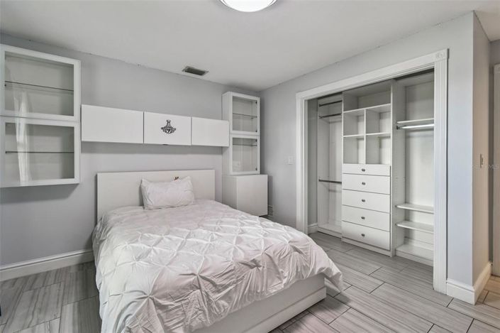 Image No.46-5 Bed Property for sale