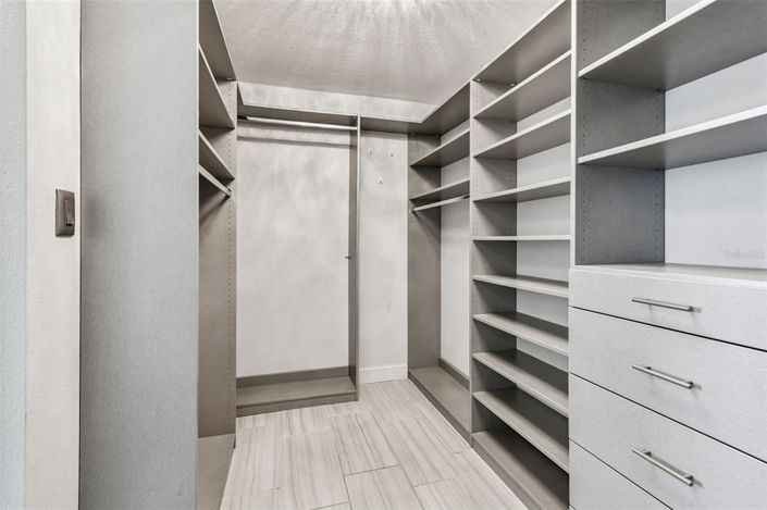 Image No.54-5 Bed Property for sale