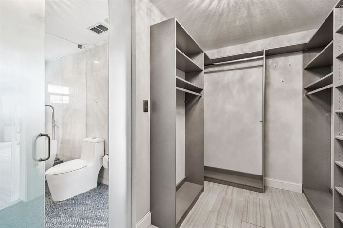 Image No.55-5 Bed Property for sale