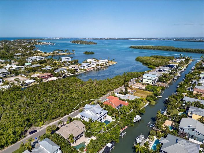 Image No.12-3 Bed Property for sale