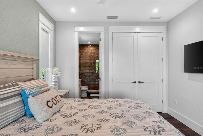 Image No.42-3 Bed Property for sale