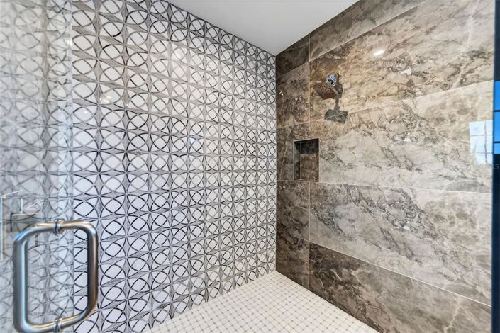 Image No.56-3 Bed Property for sale