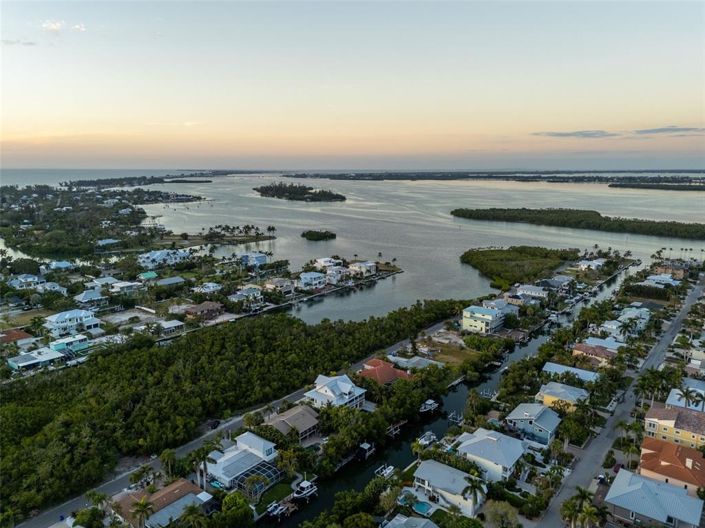 Image No.7-3 Bed Property for sale