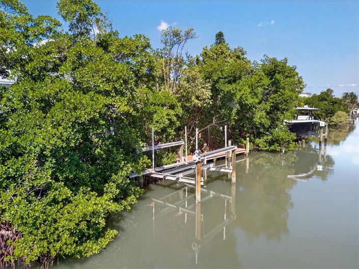 Image No.8-3 Bed Property for sale