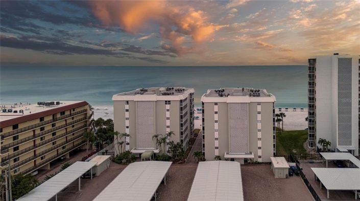 Image No.2-Propriété de 2 chambres à vendre à Sarasota