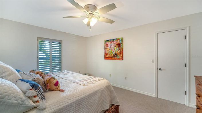 Image No.28-3 Bed Property for sale