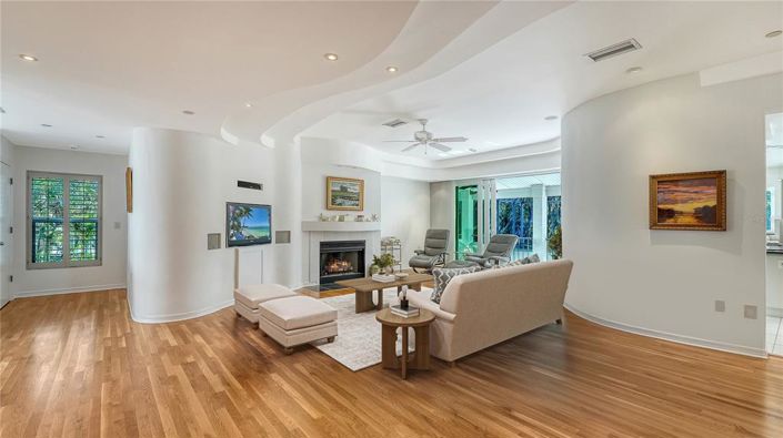 Image No.9-3 Bed Property for sale