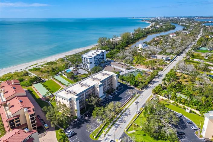 Image No.2-Propriété de 2 chambres à vendre à Sarasota