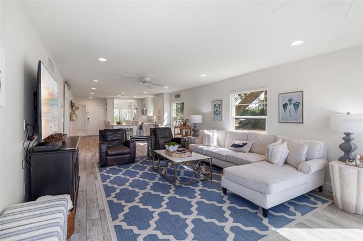 Image No.25-2 Bed Property for sale