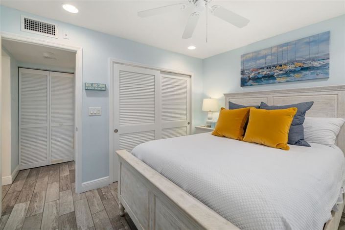 Image No.30-2 Bed Property for sale