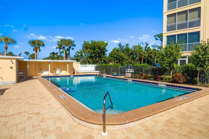 Image No.44-2 Bed Property for sale