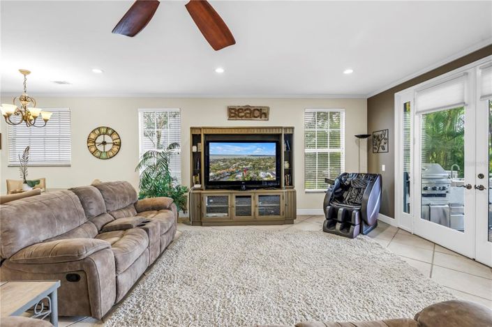 Image No.16-5 Bed Property for sale