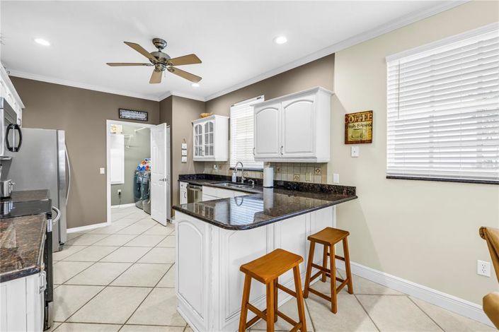 Image No.20-5 Bed Property for sale