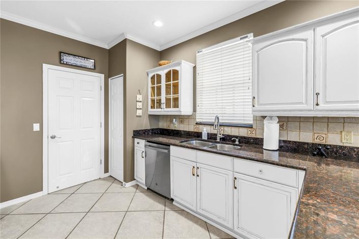 Image No.21-5 Bed Property for sale