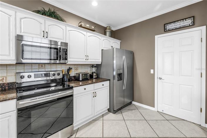 Image No.22-5 Bed Property for sale