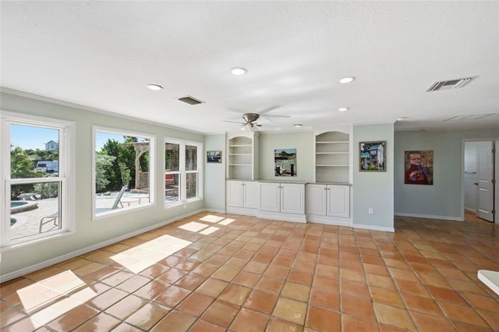 Image No.17-3 Bed Property for sale