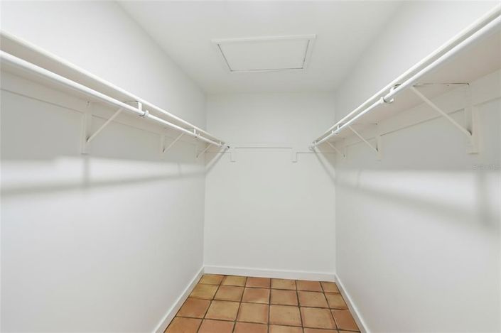 Image No.32-3 Bed Property for sale