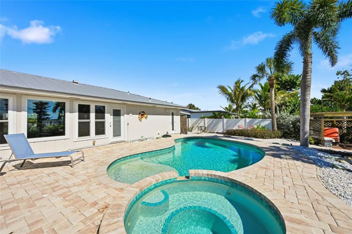 Image No.38-3 Bed Property for sale