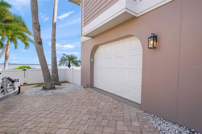 Image No.37-3 Bed Property for sale