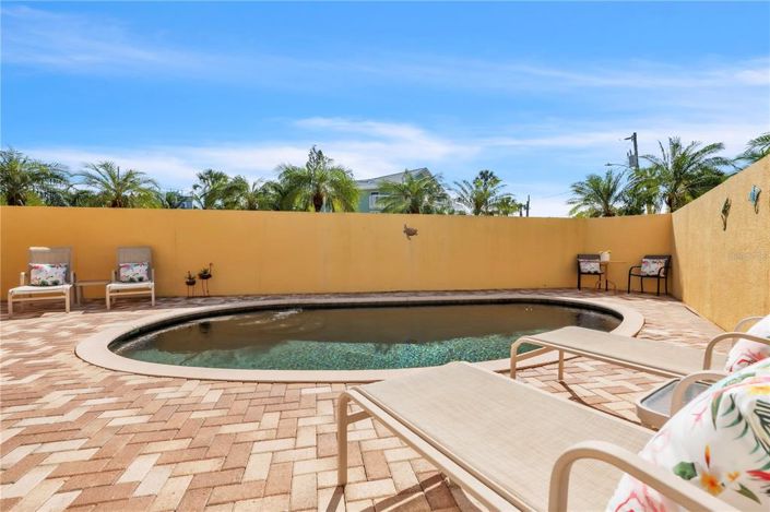 Image No.50-3 Bed Property for sale