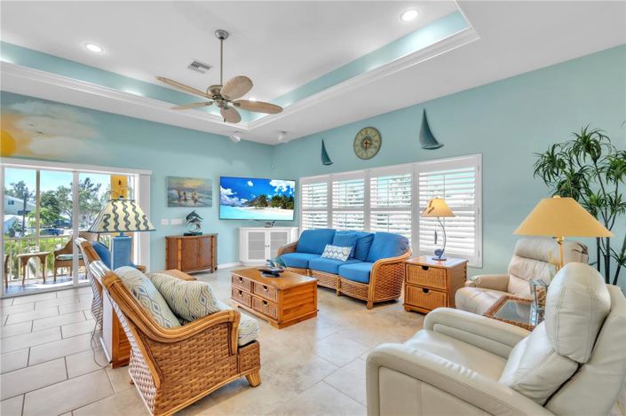 Image No.8-3 Bed Property for sale