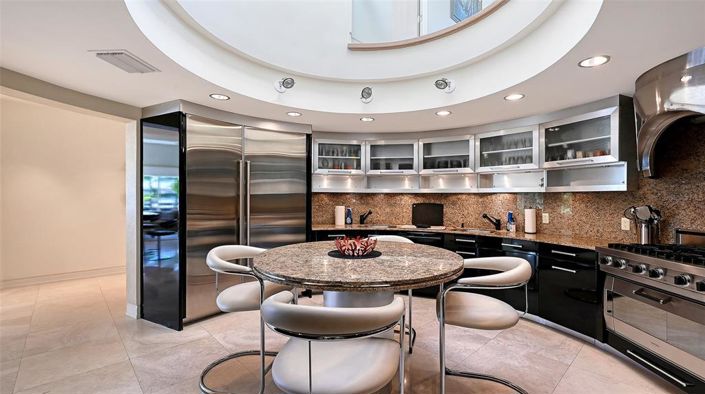 Image No.18-4 Bed Property for sale