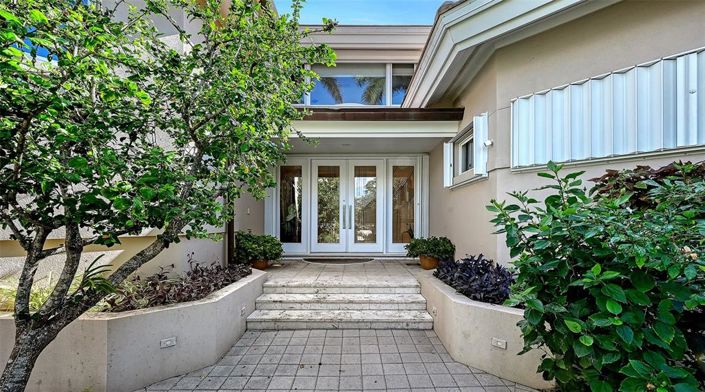 Image No.3-4 Bed Property for sale