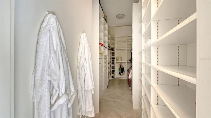 Image No.36-4 Bed Property for sale