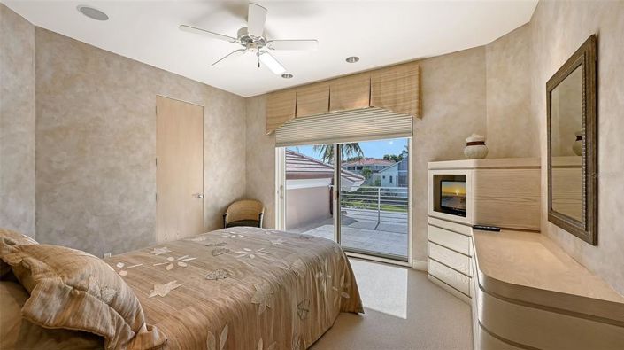 Image No.40-4 Bed Property for sale