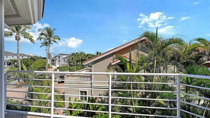 Image No.41-4 Bed Property for sale