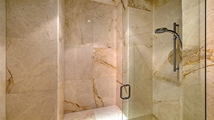 Image No.55-4 Bed Property for sale