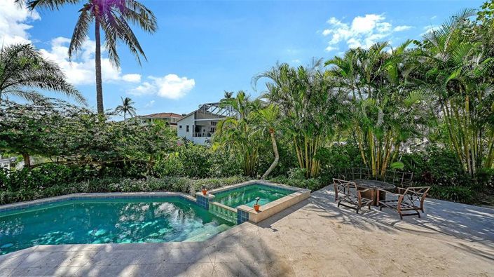 Image No.65-4 Bed Property for sale