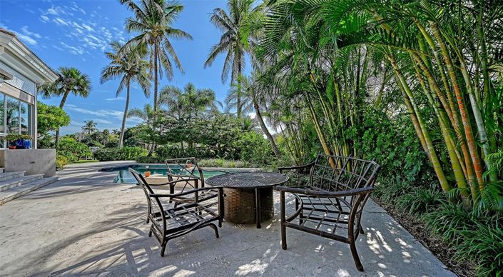 Image No.66-4 Bed Property for sale