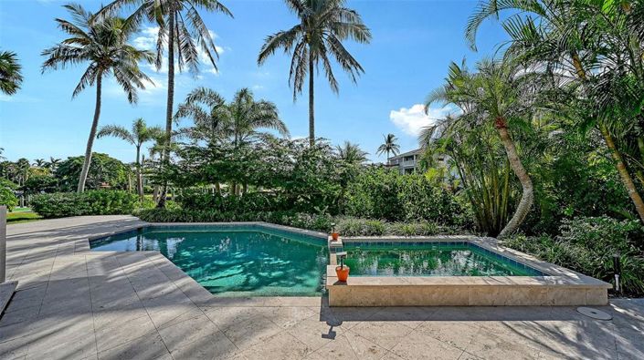 Image No.67-4 Bed Property for sale